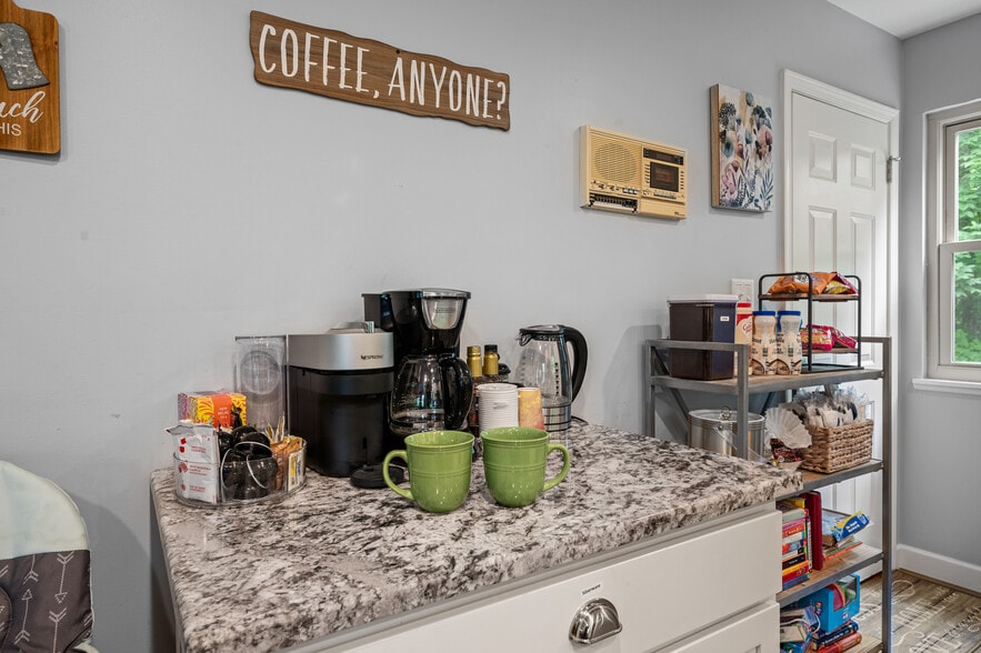 Building Photo - 930 Hideaway Hills Cir