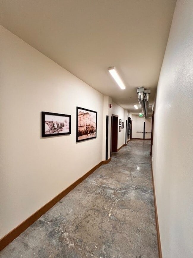 Building Photo - 375 Park Ave