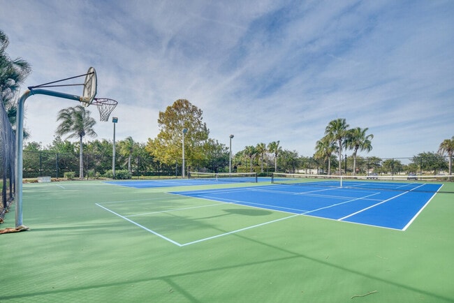 Building Photo - 25 Riverview Bend N