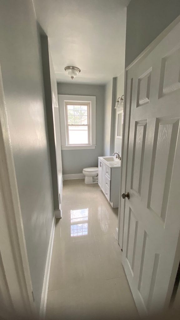 Building Photo - 9-11 Lois Pl