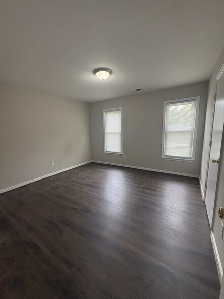Building Photo - 3022 Fielding Rd