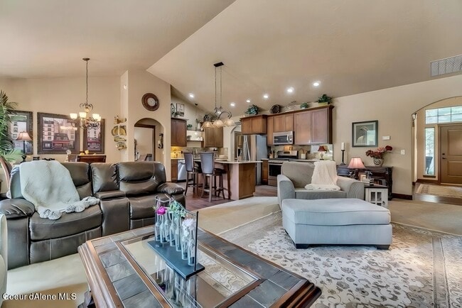 Building Photo - Pebble Creek