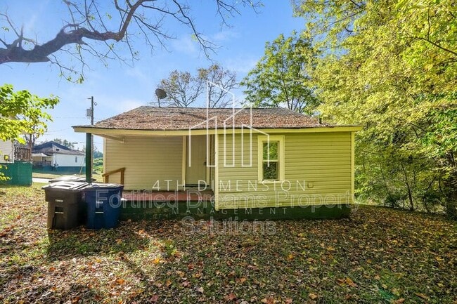 Building Photo - 2015 Row St