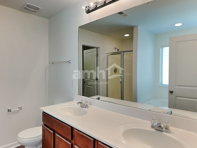 Building Photo - 10522 Shanon Darby Ln