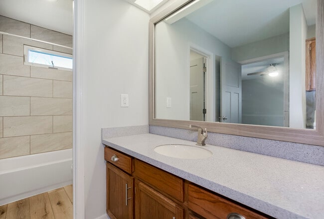 Building Photo - 12 Wallingford Dr