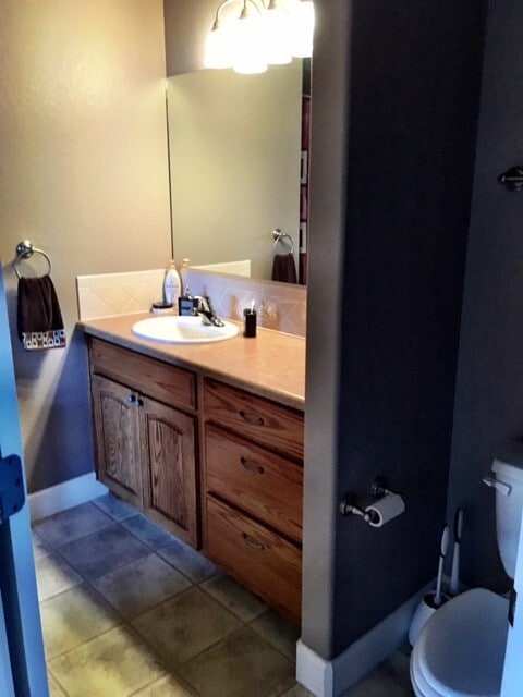 Building Photo - Beautiful 1-Bedroom with Balcony & Garage Available for Move In NOW