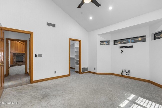 Building Photo - 322 E Gary Cir