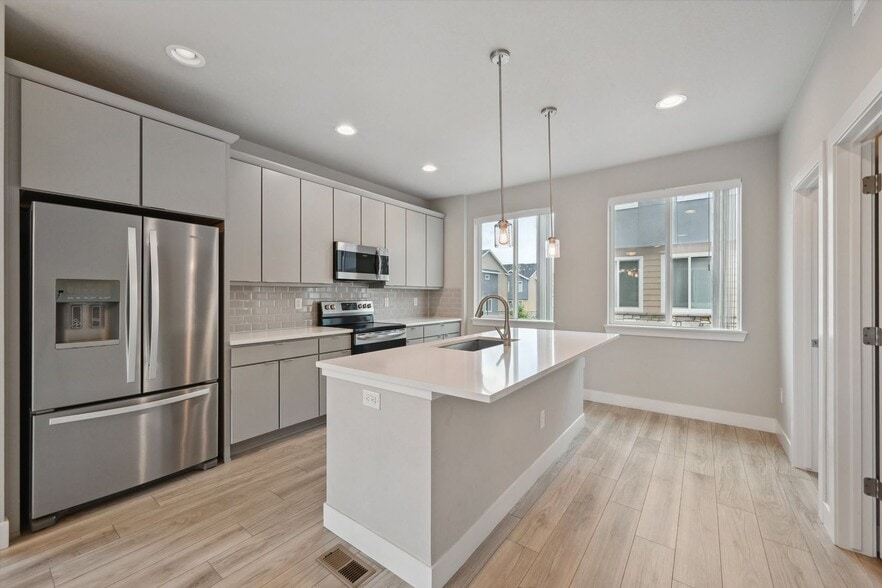 Building Photo - 6719 S Tempe Ct