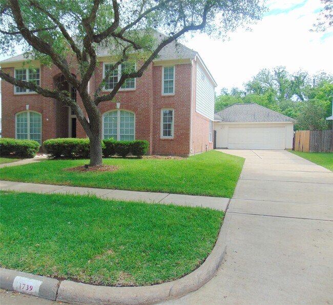 Building Photo - 1739 Lakewinds Dr