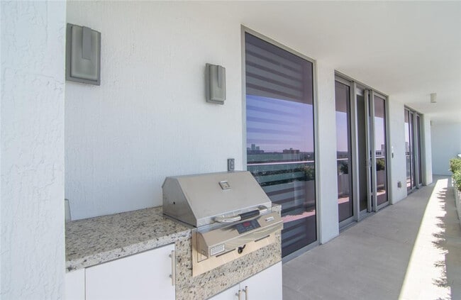 Building Photo - 1180 N Federal Hwy