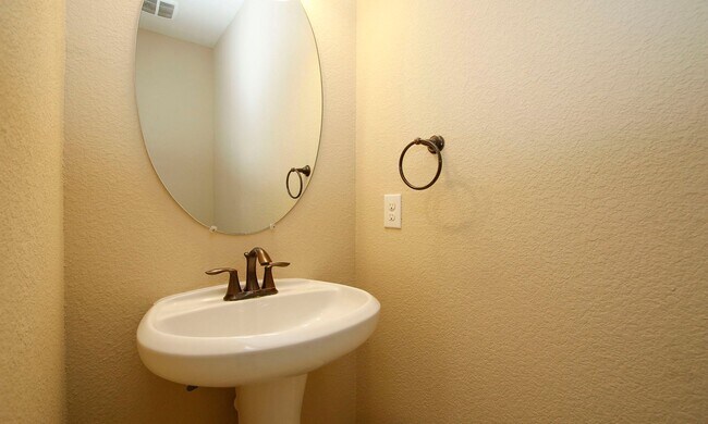 Building Photo - 13827 Slate Mountain Ln