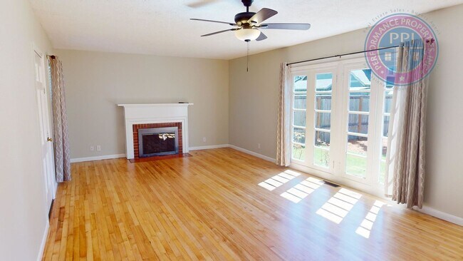 Building Photo - Great Locaton, Small Pet Negotiable w/ Pet Rent