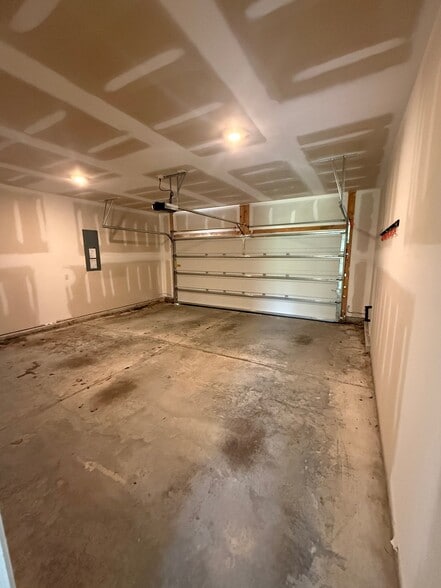 Building Photo - 358 Feldspar Ln