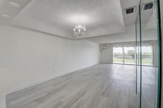 Building Photo - 23305 Barwood Ln N