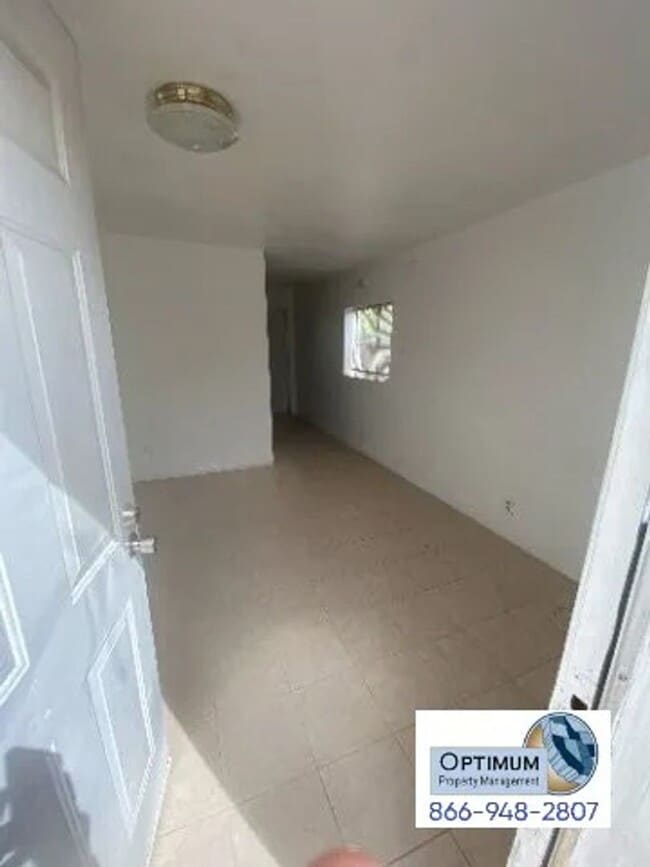 Building Photo - Spacious 1-Bedroom, 1-Bathroom Apartment w...