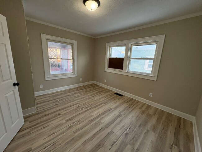 Building Photo - 320 N Colorado Ave