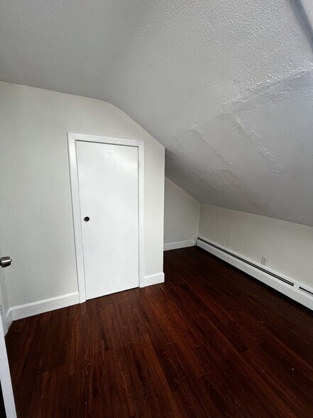 Building Photo - 33 Ringgold St