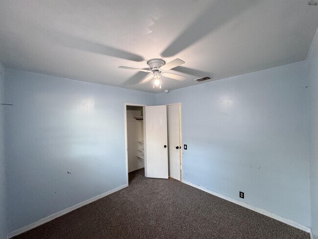 Building Photo - 1504 Red Fox Rd