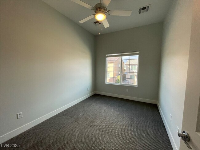 Building Photo - 10567 Ridge Glow Ave