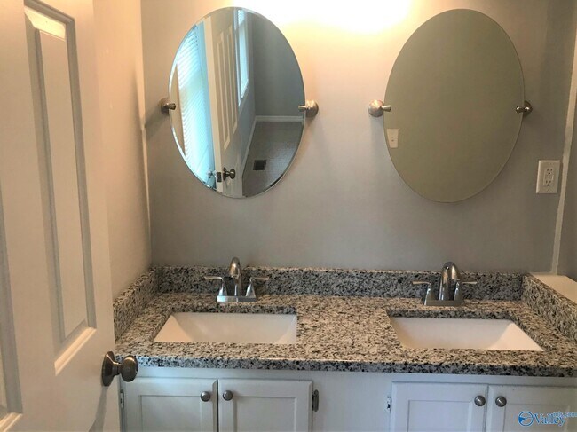 Building Photo - 104 Potomac Cir