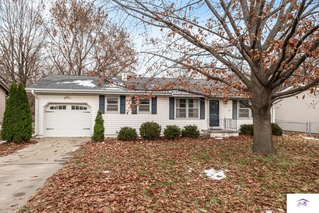 Primary Photo - WELCOME HOME! AVAILABLE NOW!