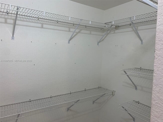 Building Photo - 194 Maple Terrace