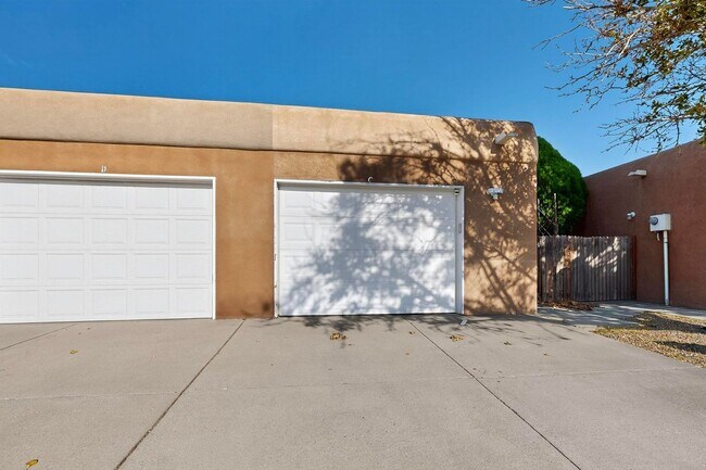 Building Photo - NE 2 Bedroom 2 Bath with Garage