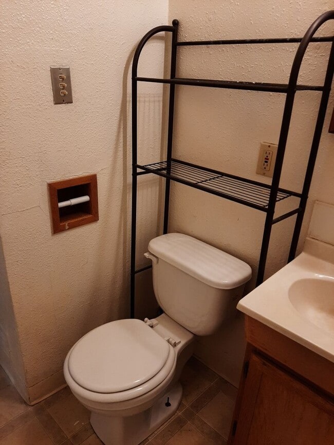 Building Photo - 1007 23rd Street Rd