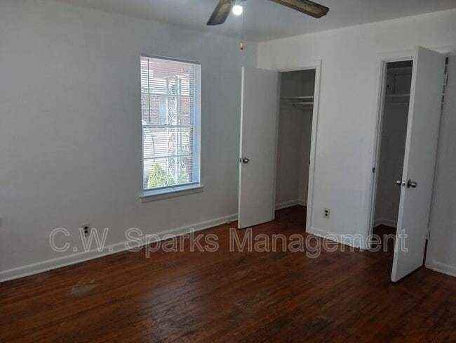 Building Photo - 3019 Avon St