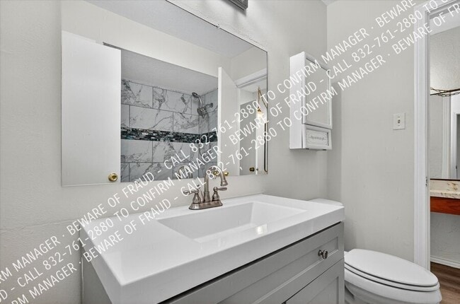 Building Photo - 2031 Towngate Dr