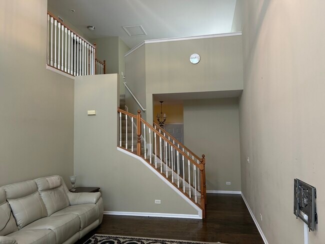 Building Photo - 394 Bay Dr