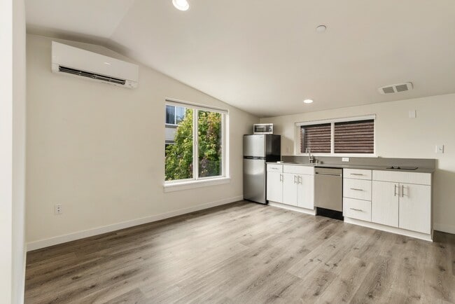 Building Photo - Modern Apartments in Prime Queen Anne Loca...