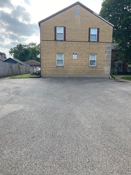 Building Photo - 318 W Xenia Dr