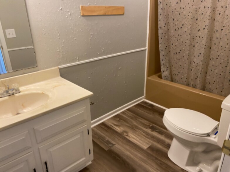 Building Photo - 204 Northwinds Dr