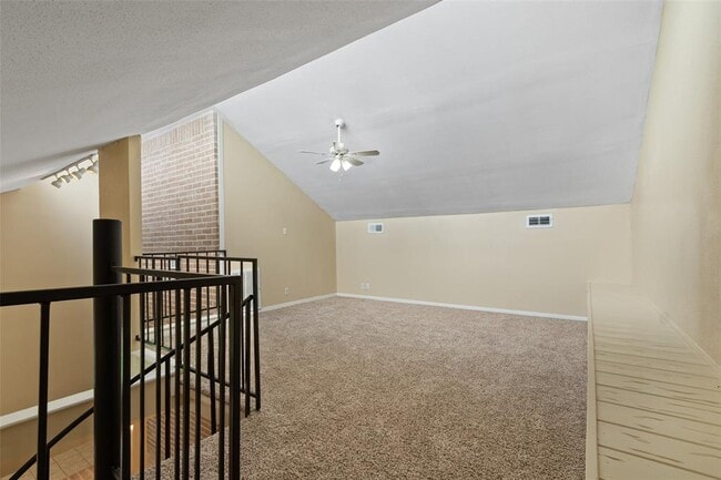 Building Photo - 25710 Pepper Ridge Ln