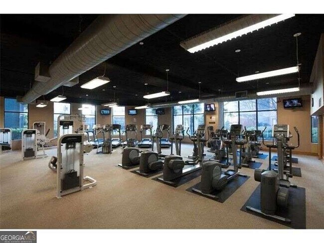 Building Photo - 400 17th St NW