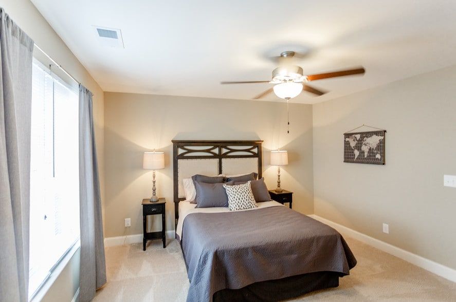 Building Photo - Millsprings Townhomes