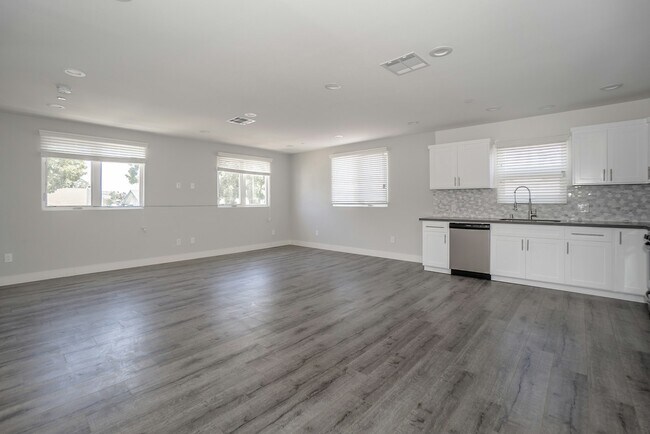 Building Photo - 3915 Brighton Ave