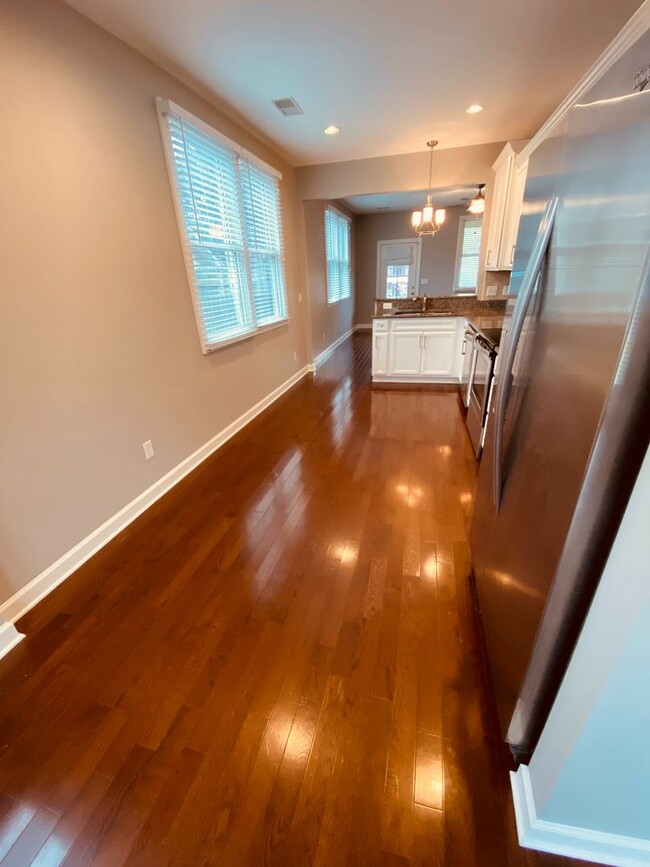 Building Photo - 3 bed 2.5 bath Condo in Germantown