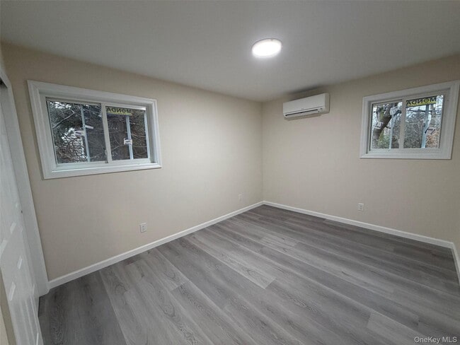 Building Photo - 14 Cornwall Ln