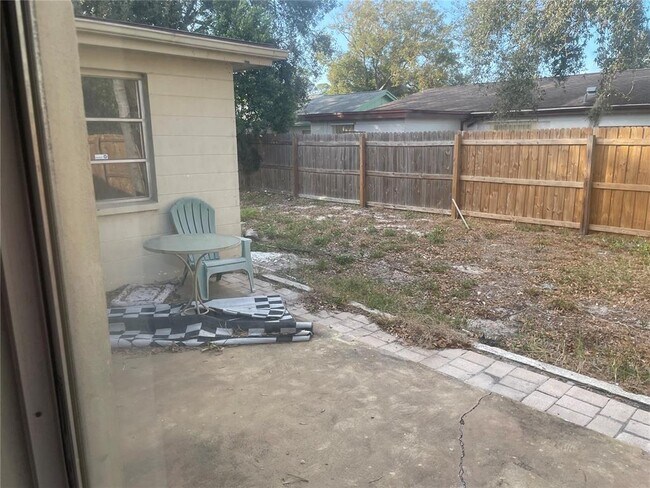 Building Photo - 4037 Claremont Dr