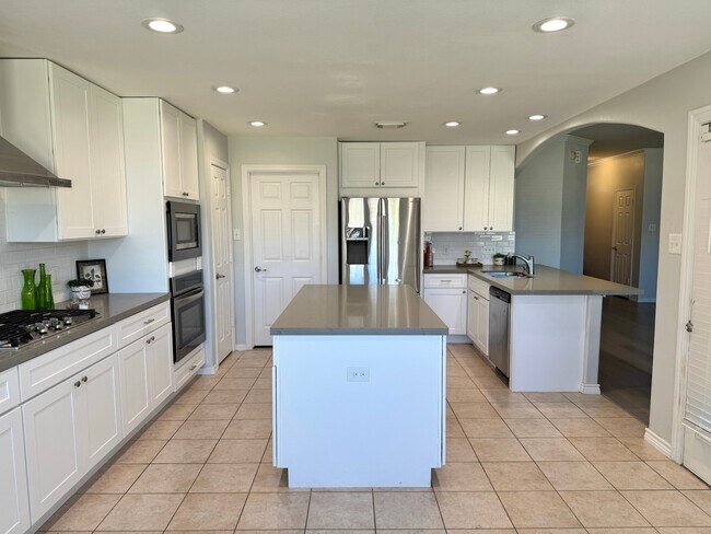 Building Photo - 8603 Malardcrest Dr