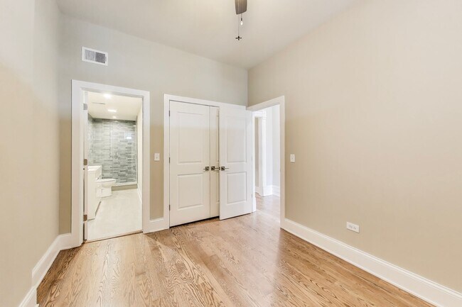 Building Photo - 1429 W. Grand(AKA 1117 Hoyne)