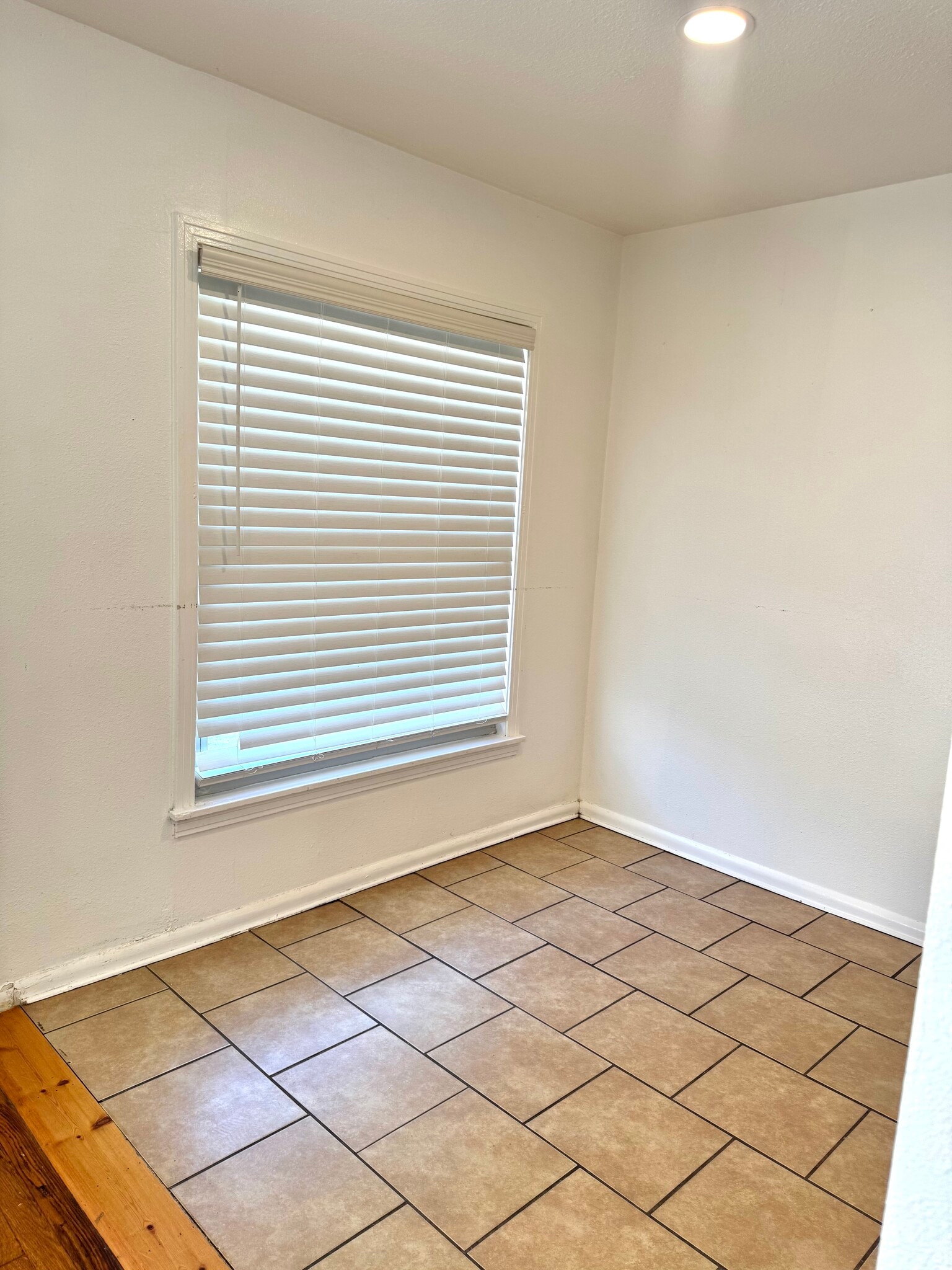 Dining Room - 231 Storeywood Dr