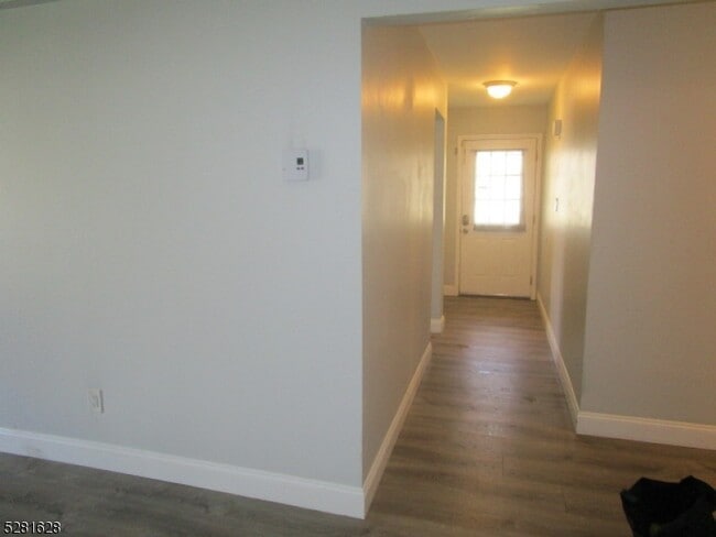 Building Photo - 359 Lake Shore S