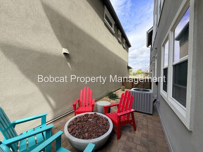 Building Photo - 1128 Grove St