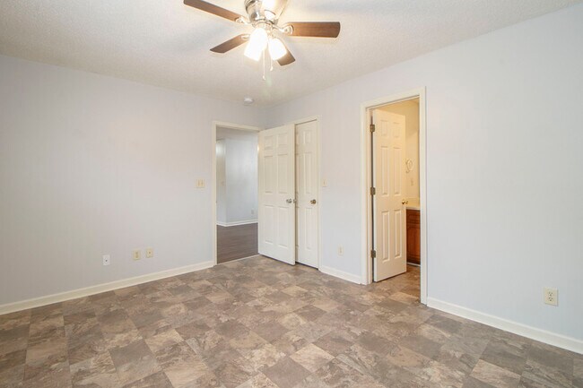 Building Photo - 3256 N Senseney Cir