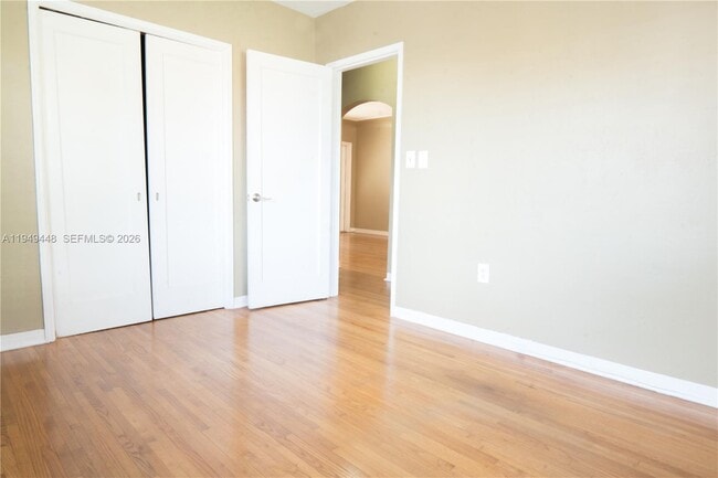 Building Photo - 5807 SW 41st St