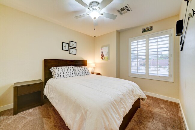 Building Photo - 6744 S Haunted Canyon Rd