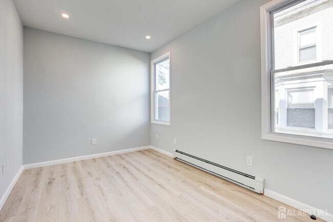 Building Photo - 3436-36 Millington Ave